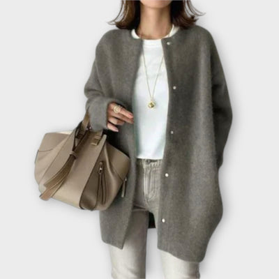 Lilly - Chic and Stylish Cardigan