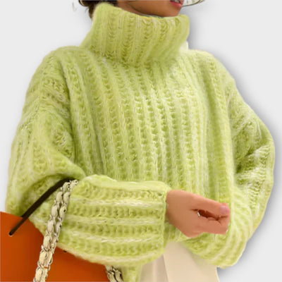 Paulina - Cozy Long Sleeve Women's Hoodie