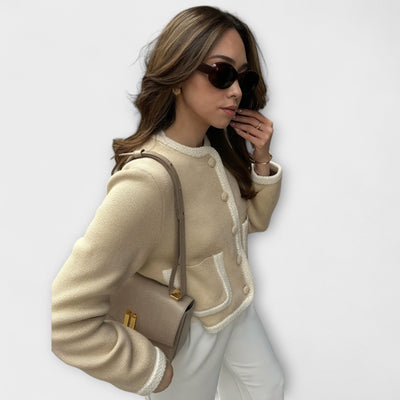 Elegant Cardigan with Stylish Pocket Accents