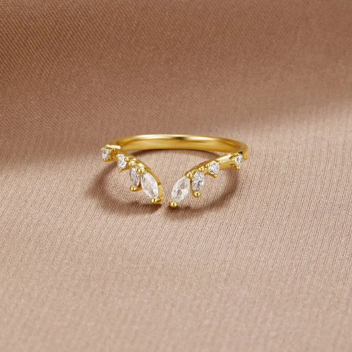 Serenity - Gold Crystal Wine Ring