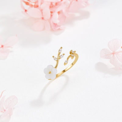 Rise - Elegant White Floral Ring